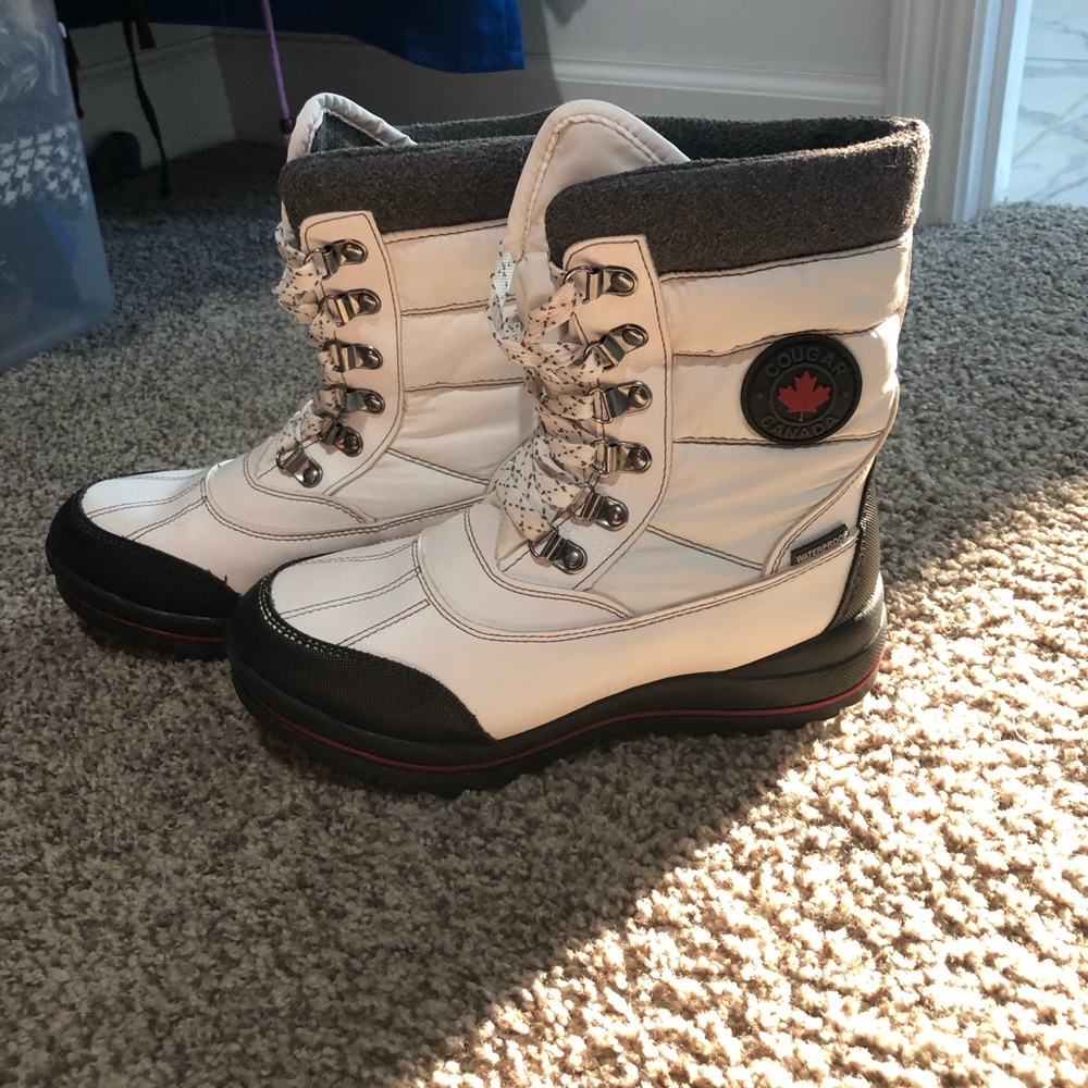 Canada 🇨🇦 Cougar Size 6 Waterproof Winter Boots